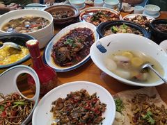 -有红鸡毛店·川菜(建设路店)