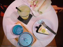 -彳亍咖啡·这里(水湾路店)