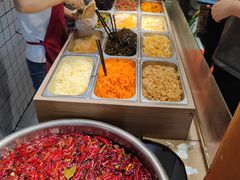 自助取餐区-三兄弟高炉烧饼