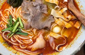 Kaili Sour Soup Beef Small Pot Noodles