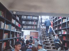 -钟书阁(松江泰晤士小镇店)