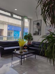-Coo Hair salon