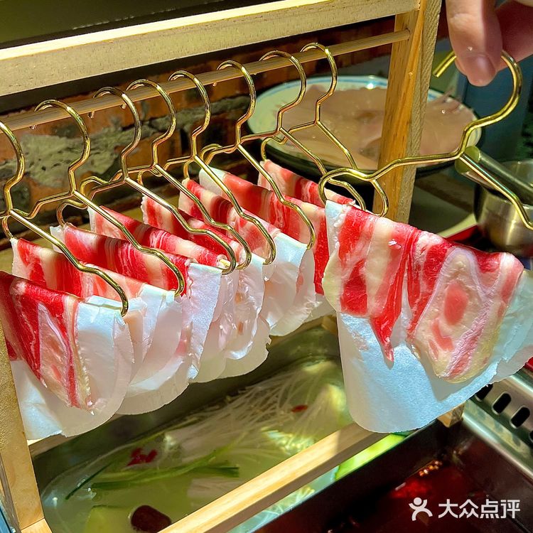 这家火锅店不来不行了❗️脑花 鱿鱼我太爱💯