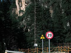 -芦芽山旅游度假区