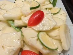 青柠檬拌菠萝-云海肴·汽锅鸡·云南代表菜(东坝金隅店)