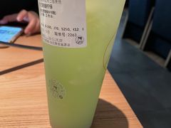 手打青提柠檬-沪上阿姨鲜果茶(世纪金源店)