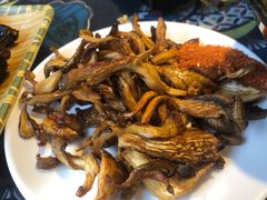 炸菌子-勺子米线·云南传统小吃市集(四方街店)