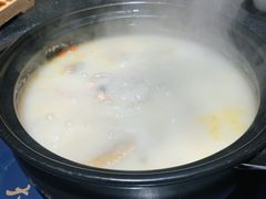-大匠工房古船木艺术餐厅·猪肚鸡专门店(长白仙岛店)