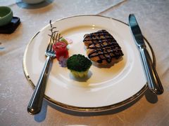 香煎鹅肝配黑醋汁-海湾壹品·粤菜·早茶·烤鸭(拱北店)