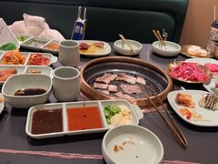 -梨花甄选自助烤肉(小寨原力场店)