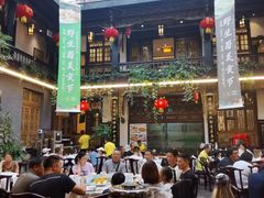 大堂-蔼若春.传承三十年云南菜(金碧公园店)