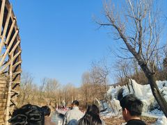 -雪山彩虹谷景区