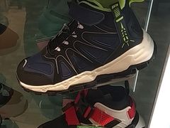 -资和信百货商场