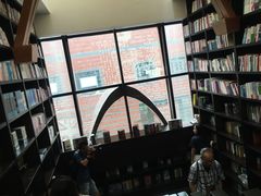 -钟书阁(松江泰晤士小镇店)