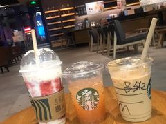 草莓芝士星冰乐-星巴克臻选(济南万达店)