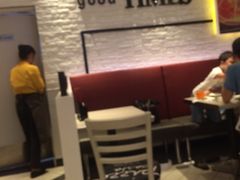 -必胜客(武汉欢乐谷店)