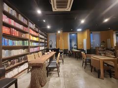 -房角石咖啡与书(吉大南校店)