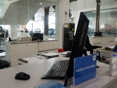 -上海宝宁宝马4S店