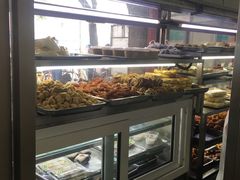 面包甜点陈列柜-护国寺小吃(新街口店)