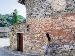 -高荡千年布依古寨旅游景区