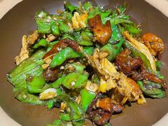 擂辣椒烧手撕鸡-吃饭皇帝大(长宁龙之梦店)