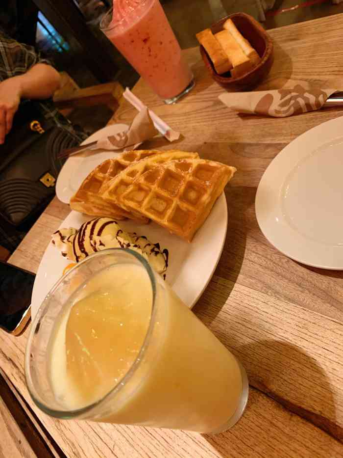 maan coffee漫咖啡-"第二次来这里了,很大的一个咖啡厅,一共四.