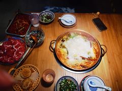 -洱火云南酸菜牛肉火锅(石景山当代商城店)