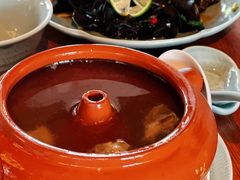 云南名材汽锅鸡&nbsp;/例-丽江金茂凯悦臻选酒店-滇香馆