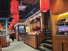 -宽板凳老灶火锅(台湾街店)