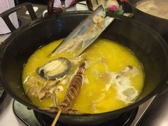-鲜入围煮花胶鸡海鲜火锅