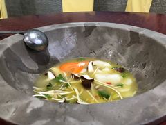 -姚记抚仙湖石锅鱼庄