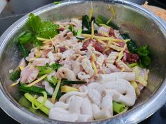 -周良天山牛杂城(天山路总店)