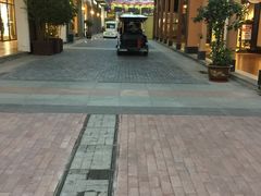 -王府井奥莱临潼小镇(临潼店)