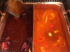 -老牌坊云南鱼豆花火锅(爱建店)