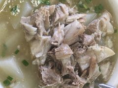 萝卜炖肘子-荣生萝卜汤饭店