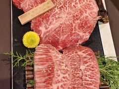 -山川小町·极番烧肉(新地假日广场店)