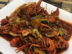 黄焖龙虾-百味手拨龙虾馆(愚园路店)