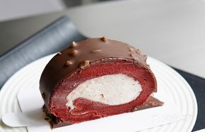 Strawberry Crunch Dream Roll