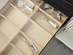 -目艮眼镜SHOWROOM(品牌集合店)