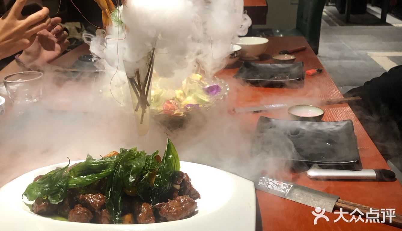 隐藏在“五大道”里面的小酒馆，看似不起眼，但是走进来