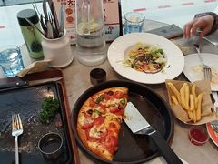 -必胜客餐厅(昆百大泰业城店)