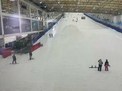 -乔波室内滑雪场
