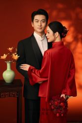 -喜爱高定婚纱摄影