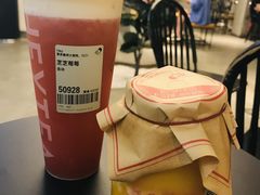 芝芝莓莓桃-喜茶(东莞汇一城店)