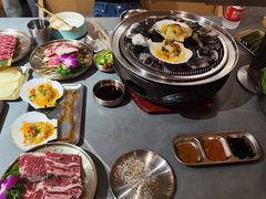-围炉肉舍•炭烤活鳗•丹东海鲜烤肉(步行街店)