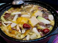 -香巴拉云南餐厅(华莱坞店)