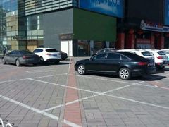 -中关村e世界-停车场