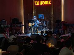 -TZ House音乐现场(来福士中心店)