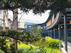 -茅草房·河畔园林火锅