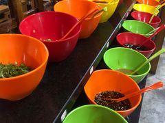 -果松木炭酸菜铜火锅·外婆参鸡汤